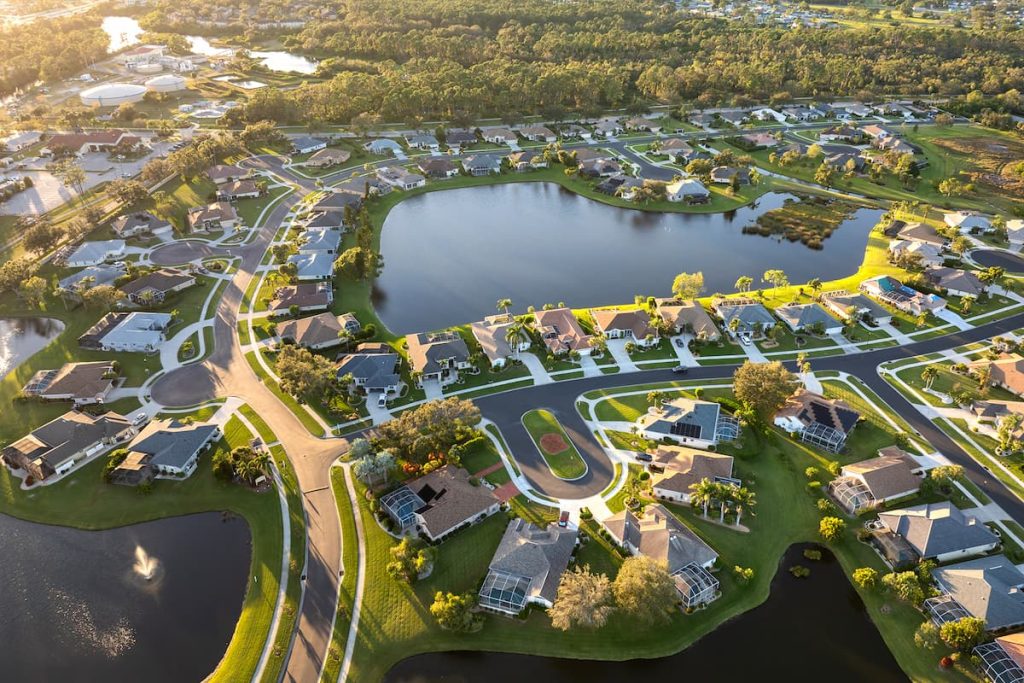 detention vs retention pond